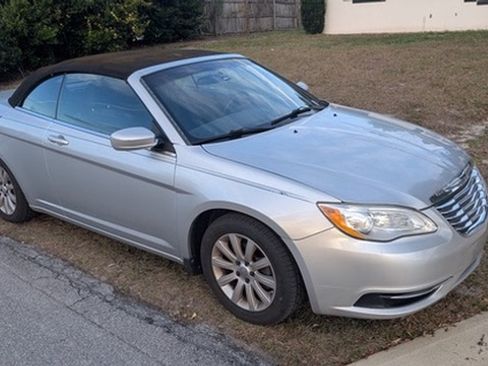 Used 2012 Chrysler 200 Touring image 1