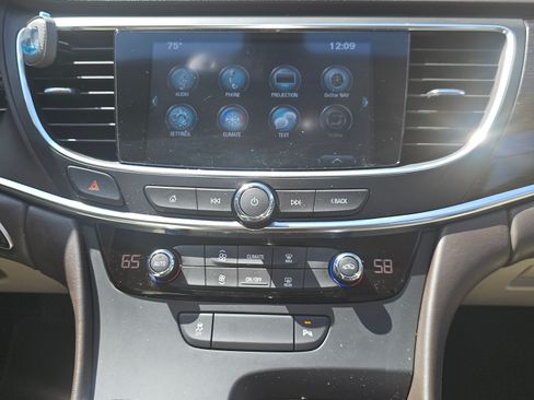 Used 2017 Buick LaCrosse Preferred image 19