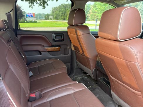 Used 2017 Chevrolet Silverado 1500 High Country AWD/4WD image 10