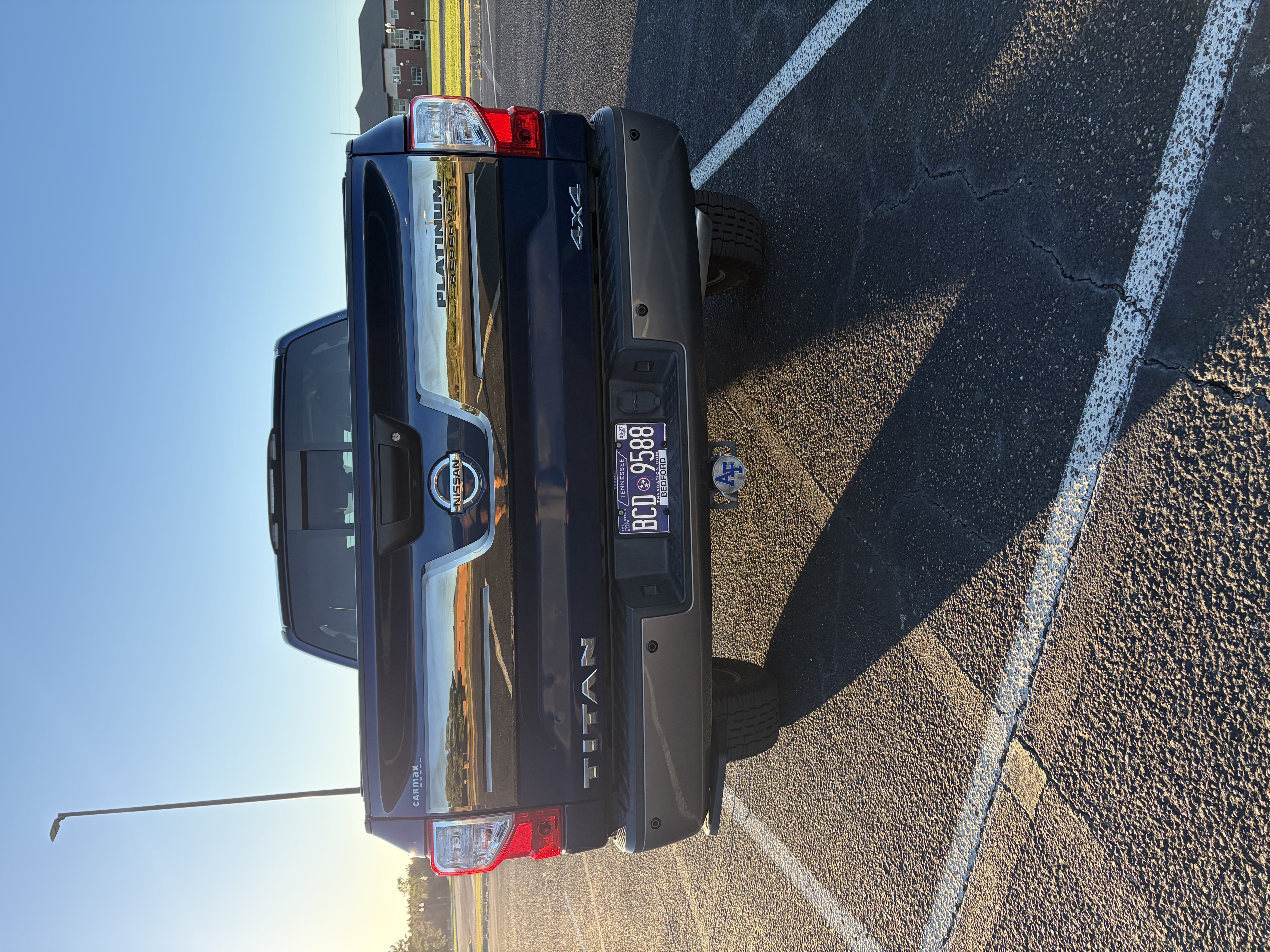 Used 2018 Nissan Titan Platinum Reserve w/ Platinum Utility Package AWD/4WD image 8