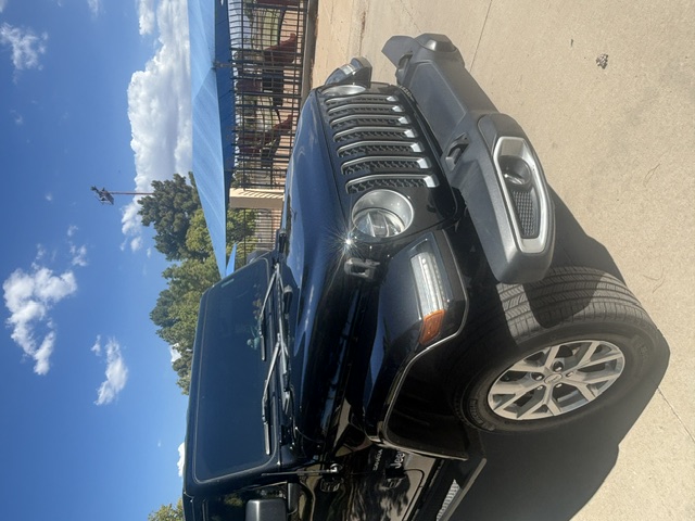 Used 2021 Jeep Wrangler Unlimited Sahara w/ Cold Weather Group AWD/4WD image 4