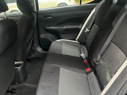 Used 2021 Nissan Versa SV FWD image 17