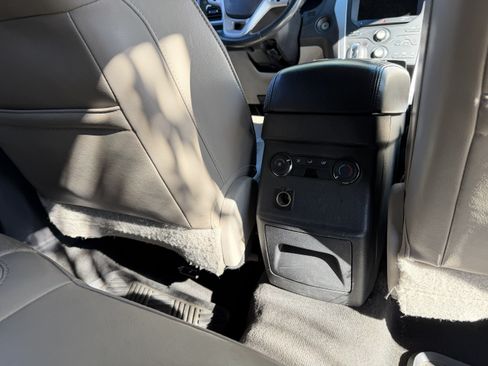 Used 2011 Ford Explorer XLT image 14