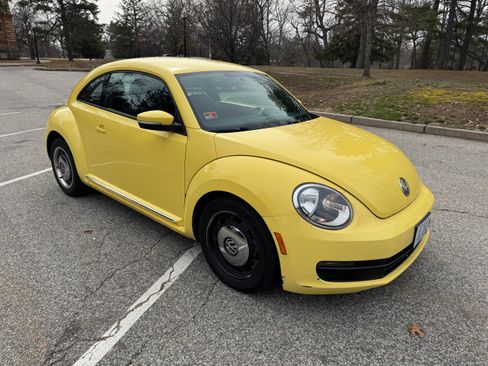 Used 2012 Volkswagen Beetle 2.5 image 4