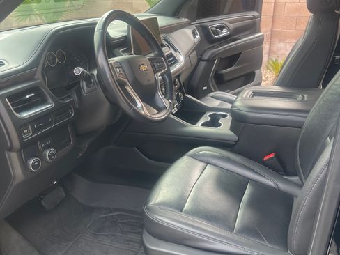 Used 2021 Chevrolet Suburban LT w/ Rear Media and Nav Package image 8