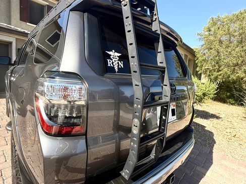Used 2021 Toyota 4Runner TRD Off-Road Premium w/ Moonroof Package AWD/4WD image 11