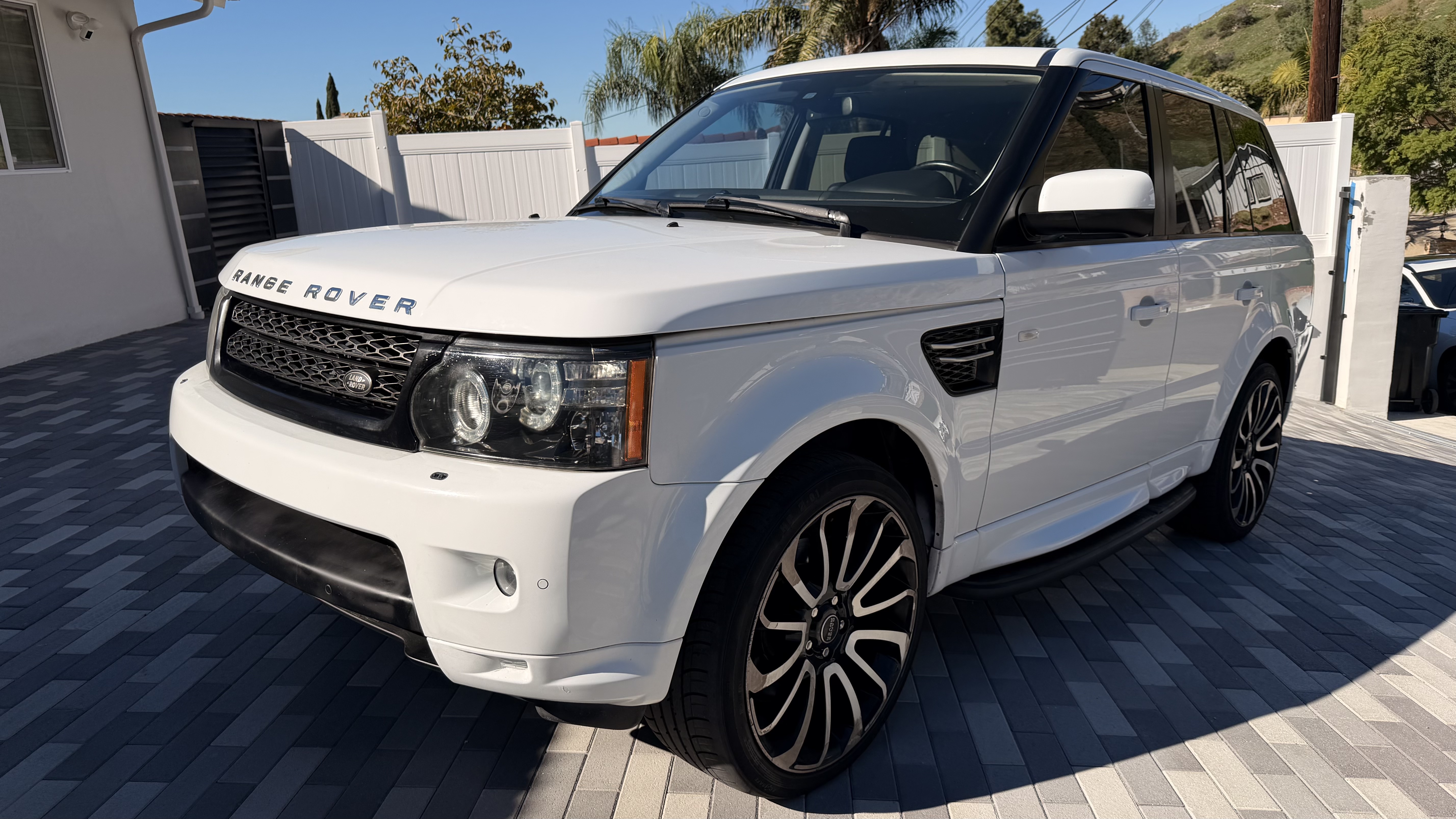 Used 2012 Land Rover Range Rover Sport HSE AWD/4WD image 1