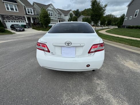 Used 2011 Toyota Camry LE FWD image 28