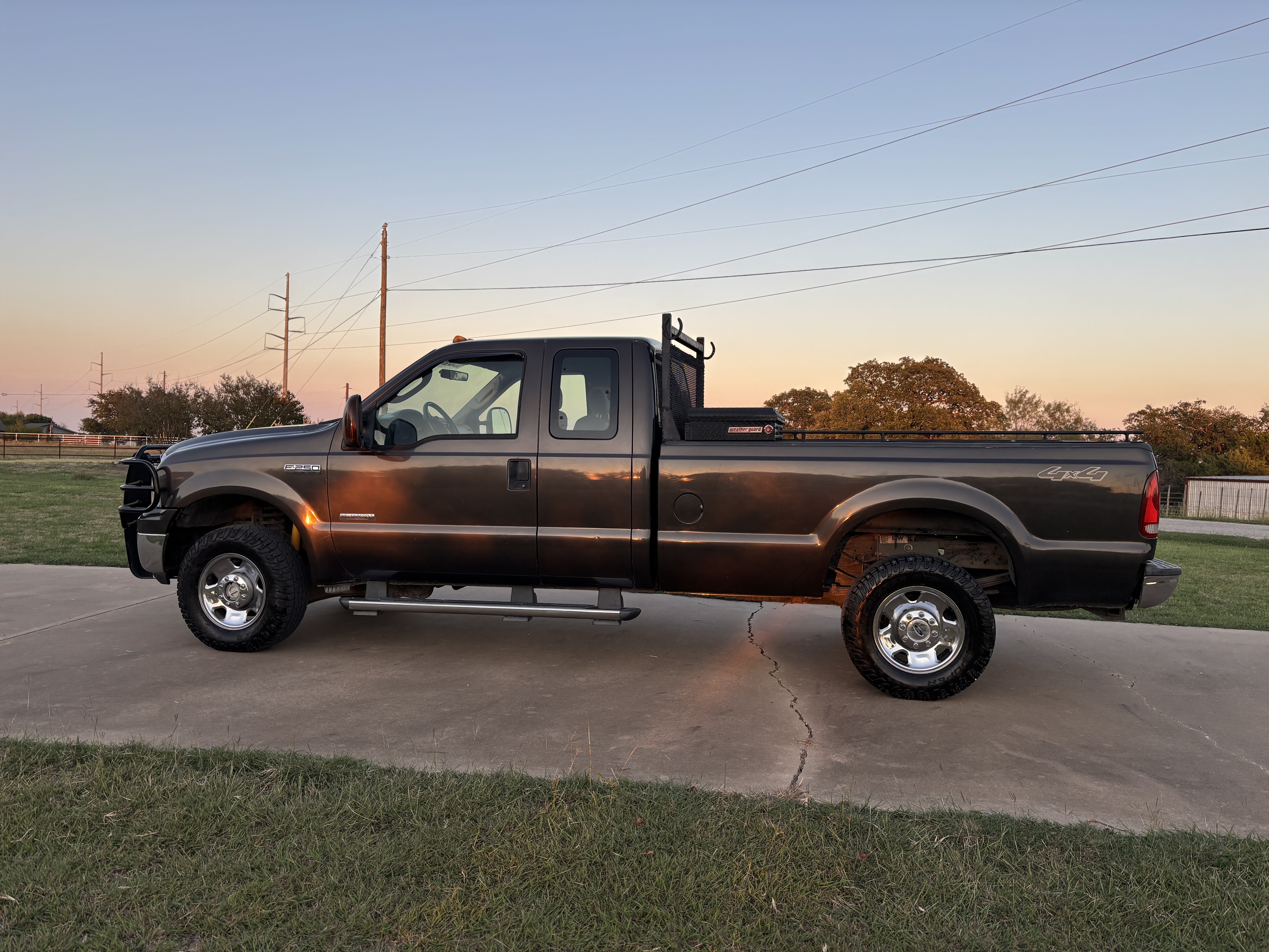 Used 2006 Ford F250 XL AWD/4WD image 9