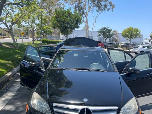 Used 2010 Mercedes-Benz C 300 Sedan image 9