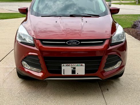 Used 2015 Ford Escape SE w/ Equipment Group 201A AWD/4WD image 1