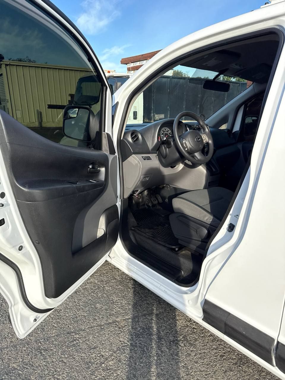 Used 2015 Nissan NV200 SV w/ Technology Package FWD image 15