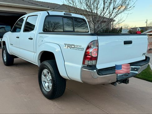 Used 2010 Toyota Tacoma 4x4 Double Cab image 4
