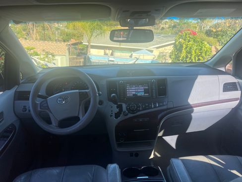 Used 2011 Toyota Sienna XLE image 12