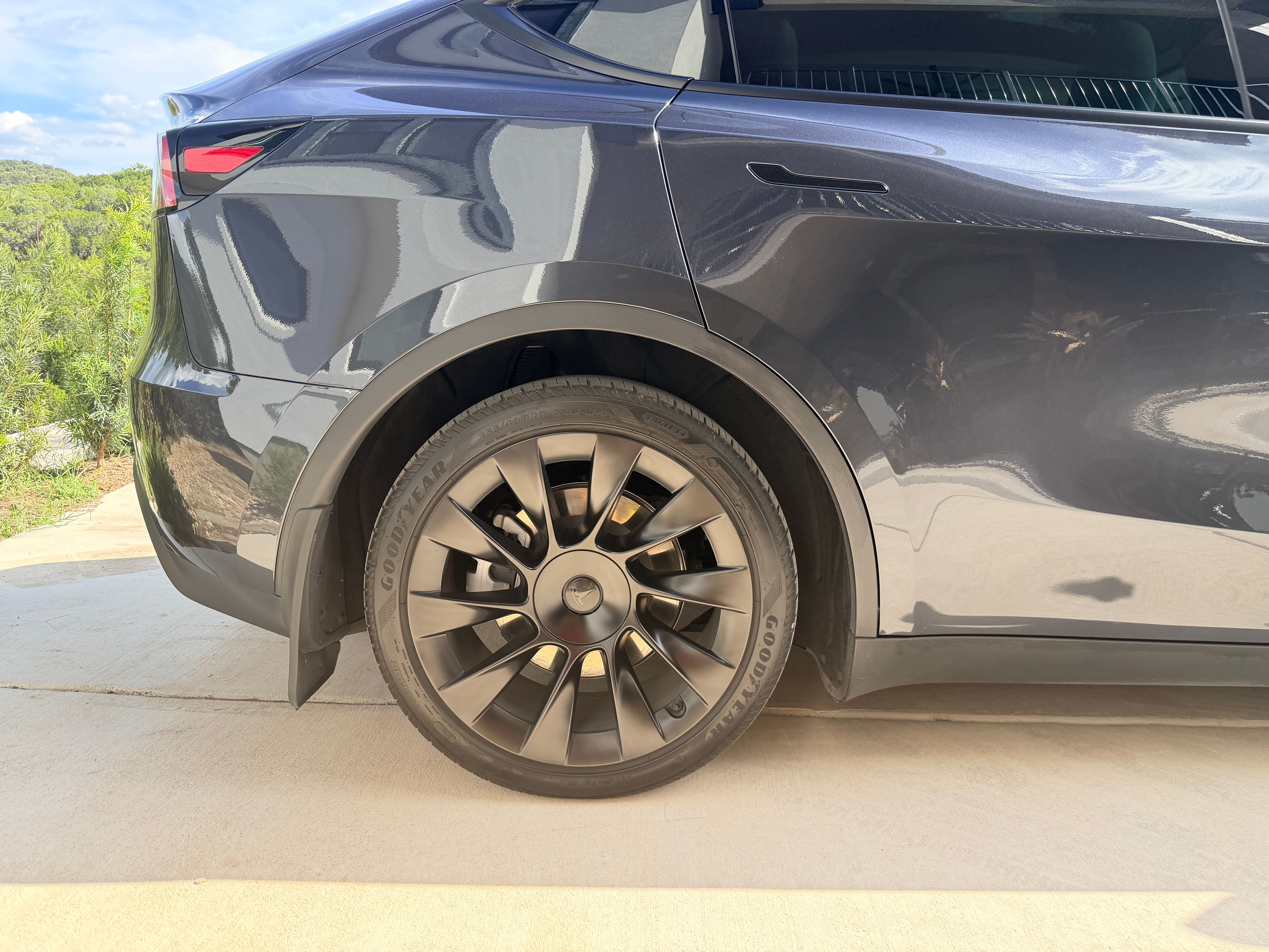 Used 2024 Tesla Model Y Long Range AWD/4WD image 12