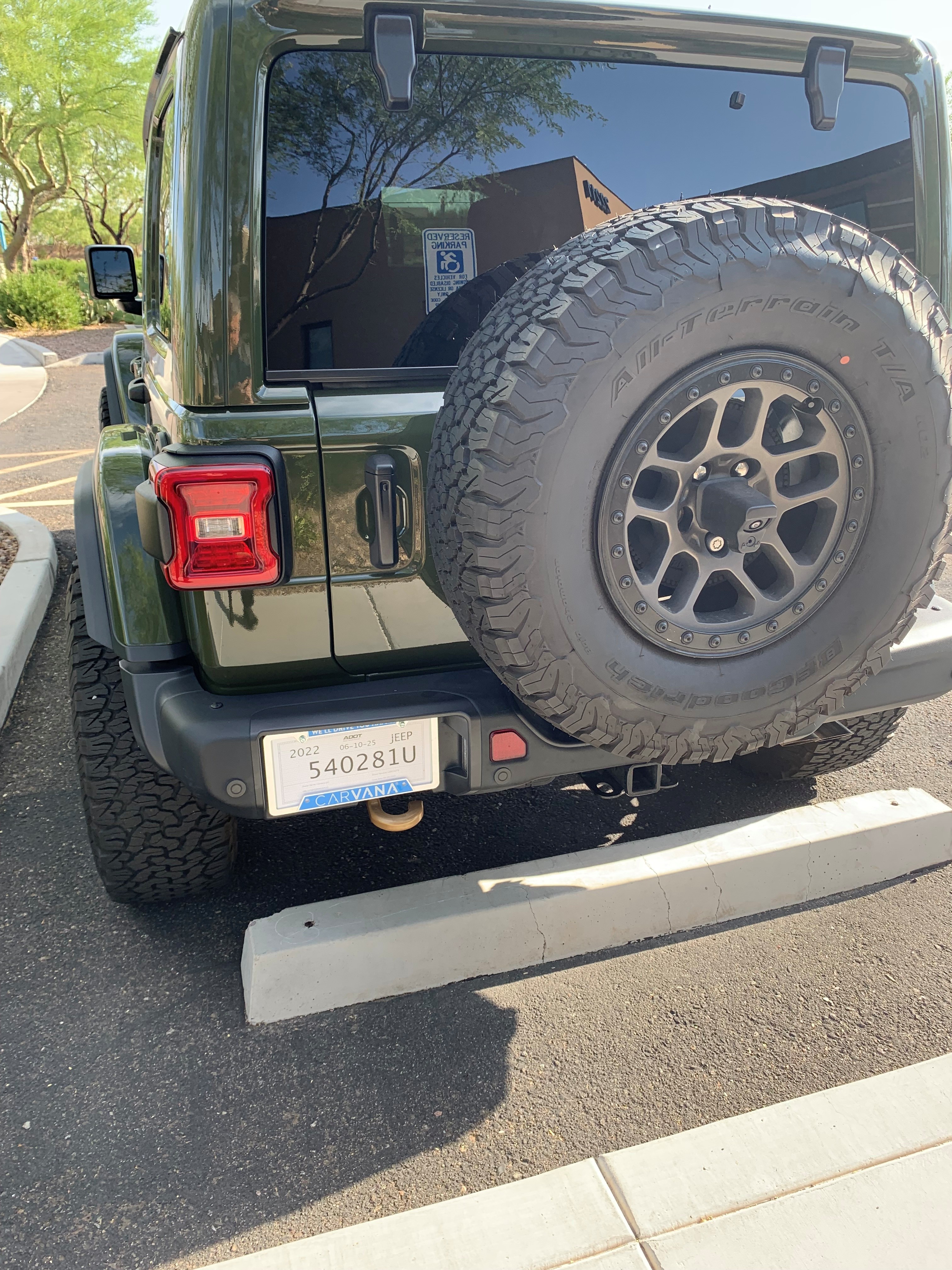 Used 2022 Jeep Wrangler Unlimited Rubicon w/ Xtreme Recon 35" Tire Package AWD/4WD image 8