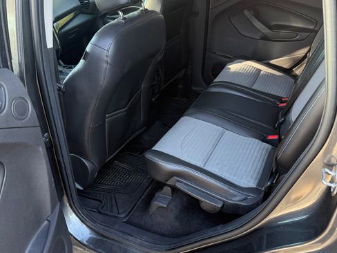 Used 2017 Ford Escape SE w/ Equipment Group 201A image 10