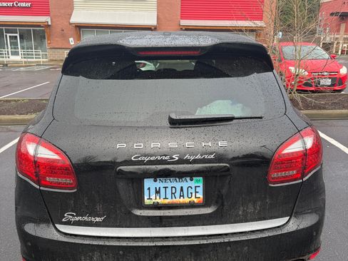 Used 2012 Porsche Cayenne S image 4