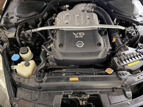 Used 2005 Nissan 350Z Touring image 29