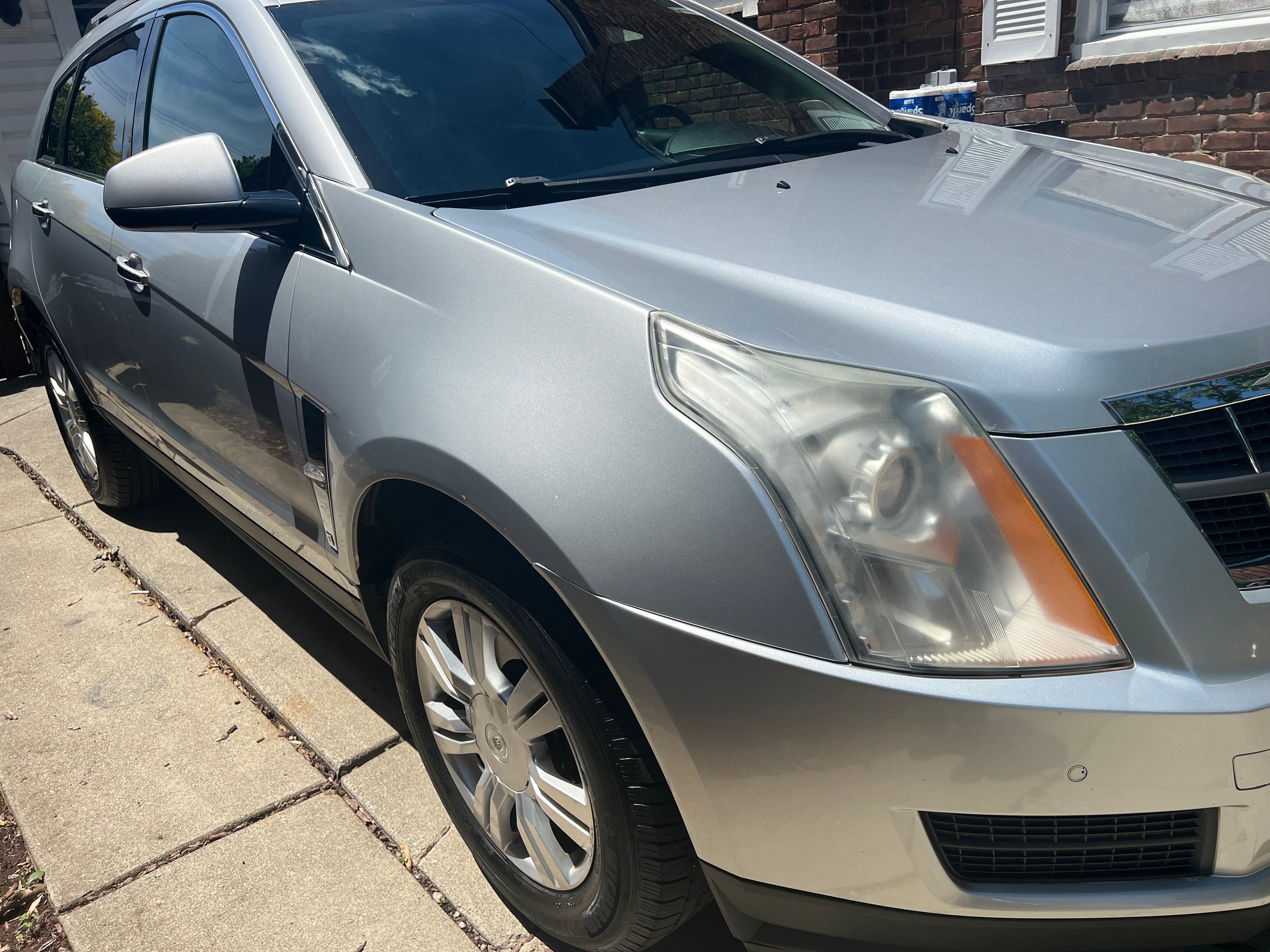 Used 2012 Cadillac SRX Luxury FWD image 2