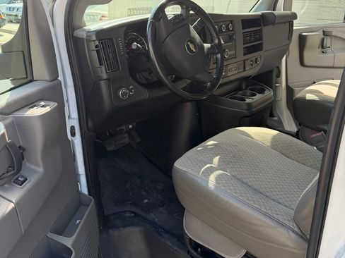Used 2021 Chevrolet Express 3500 w/ Power Convenience Package RWD image 18