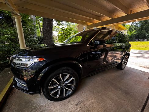 Used 2017 Volvo XC90 T6 Momentum w/ Vision Package AWD/4WD image 1