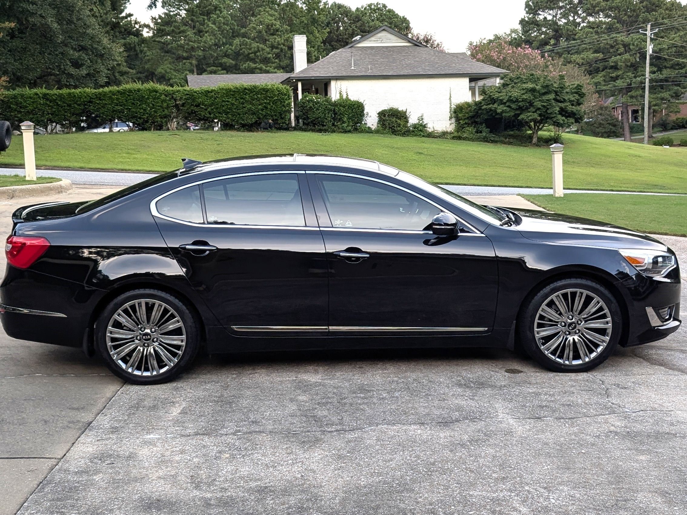 Used 2014 Kia Cadenza Limited FWD image 2