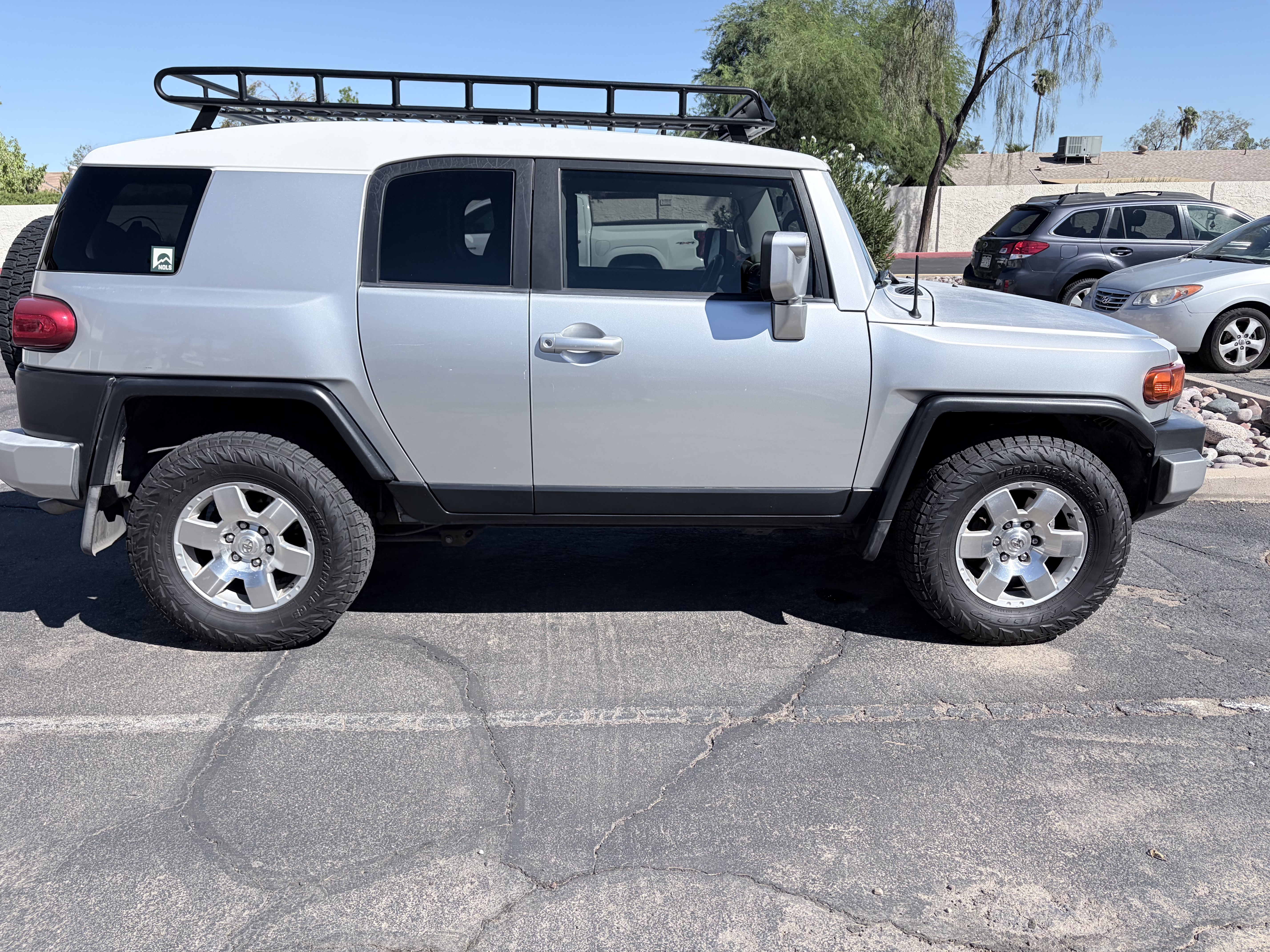 Used 2007 Toyota FJ Cruiser 2WD w/ Convenience Pkg image 4