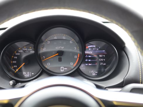 Used 2016 Porsche Cayman GT4 image 11