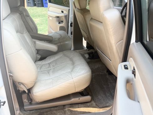 Used 2002 Chevrolet Suburban LS RWD image 17