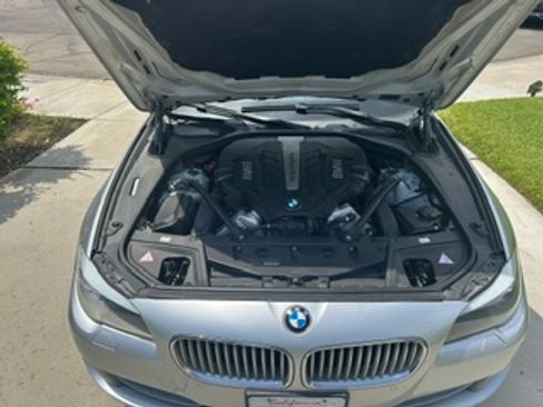 Used 2013 BMW 550i Sedan RWD image 17