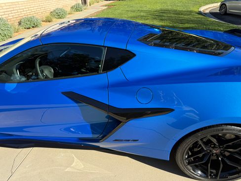 Used 2025 Chevrolet Corvette Z06 image 9