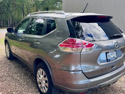 Used 2016 Nissan Rogue S w/ Appearance Package AWD/4WD image 8