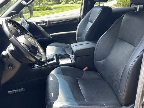 Used 2022 Lexus GX 460 Luxury w/ Sport Design Package AWD/4WD image 9