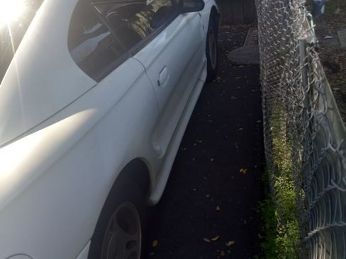 Used 1998 Ford Mustang Coupe 2D image 9