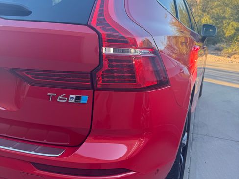 Used 2018 Volvo XC60 T6 R-Design w/ Convenience Package image 9