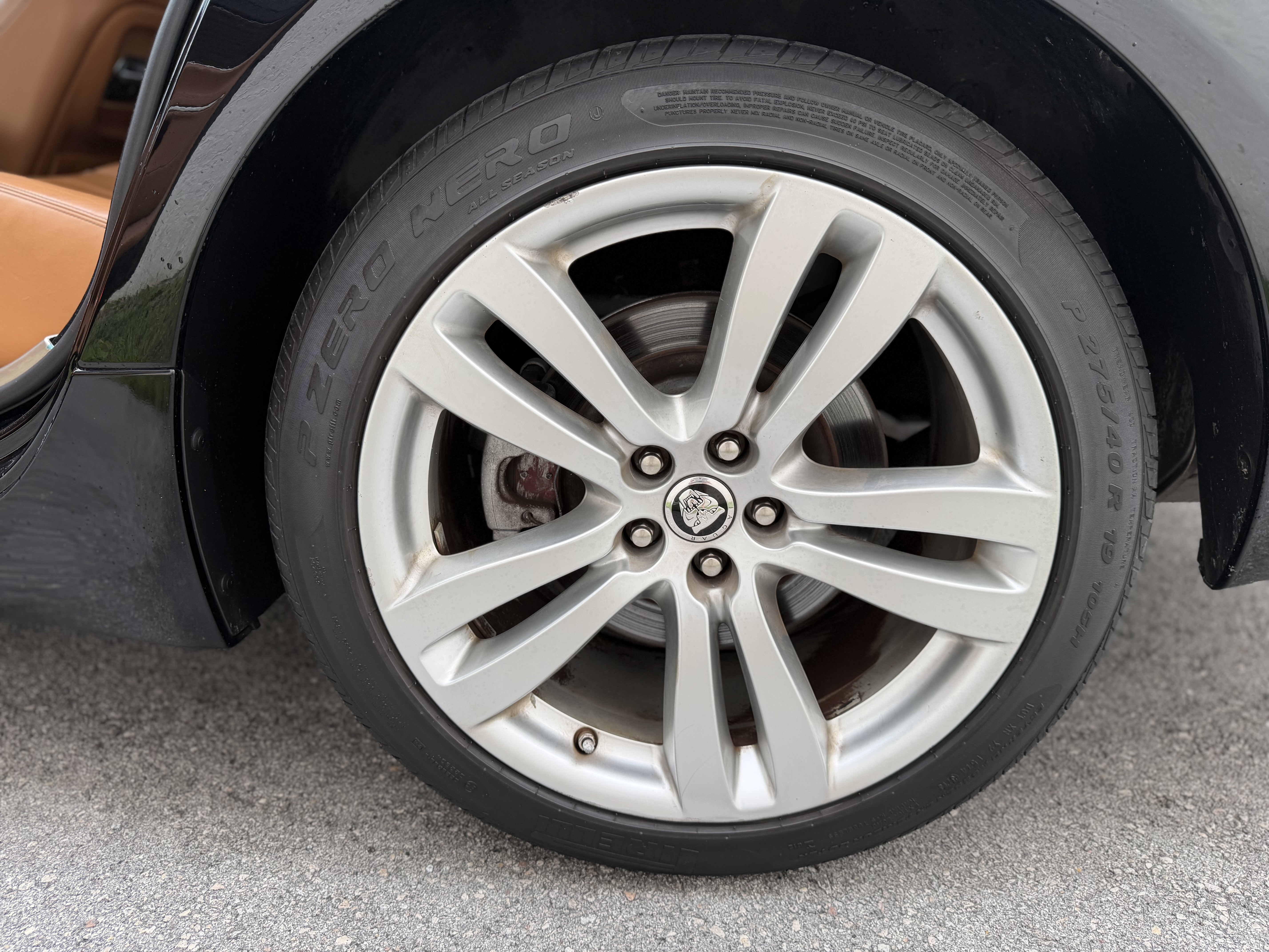 Used 2012 Jaguar XJ L RWD image 21