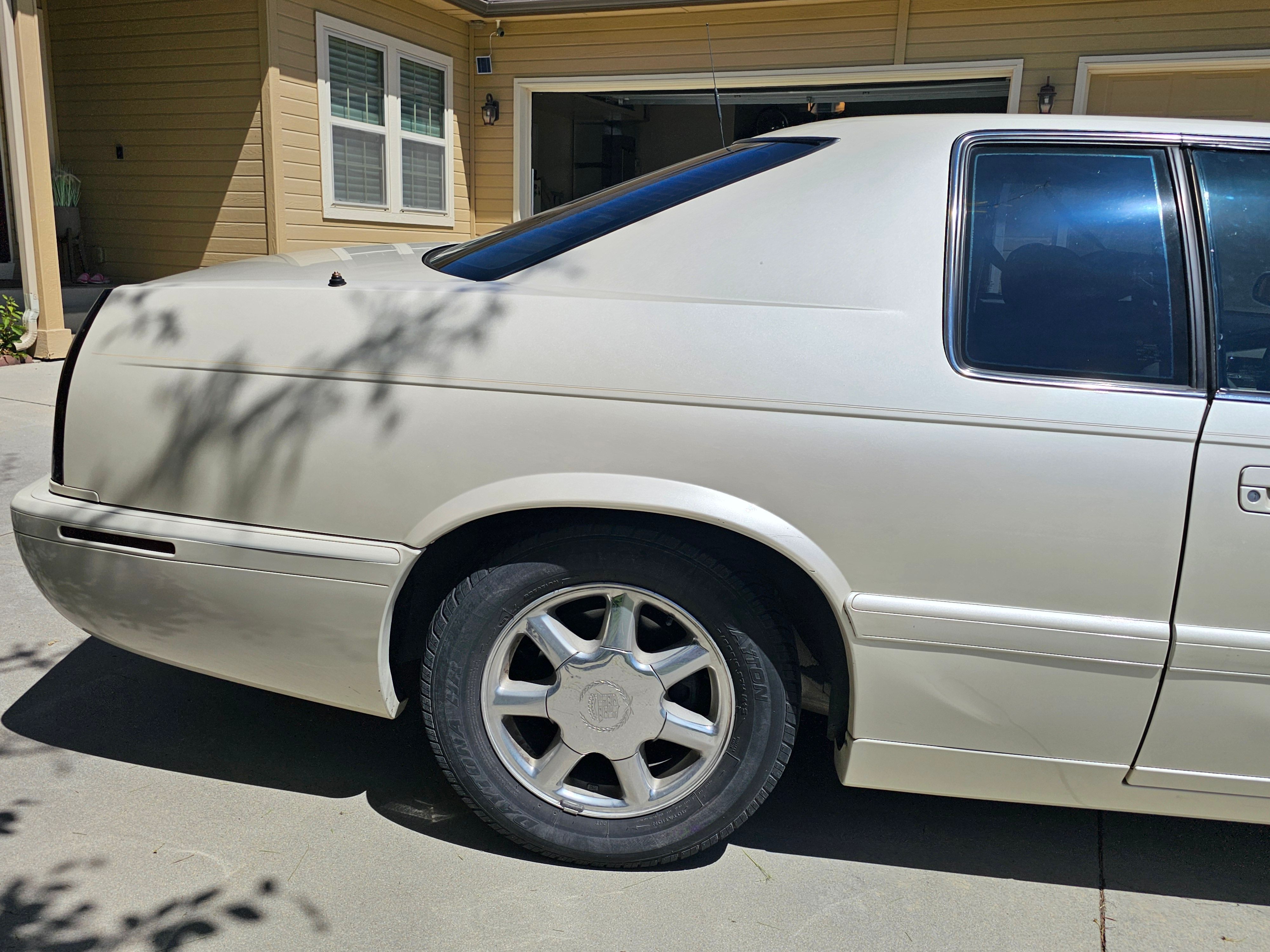 Used 2001 Cadillac Eldorado Touring FWD image 11