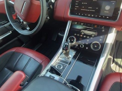 Used 2022 Land Rover Range Rover Sport HST image 18