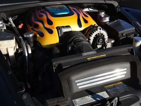 Used 2005 Chevrolet SSR w/ Preferred Equipment Group image 9