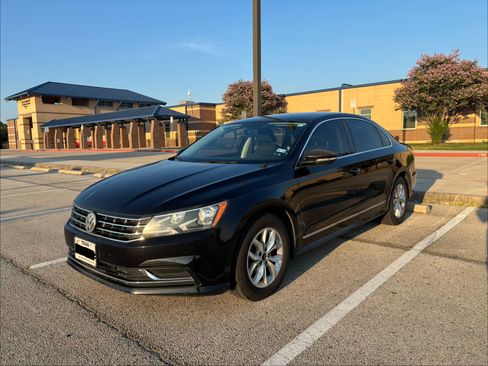 Used 2017 Volkswagen Passat 1.8T S FWD image 4