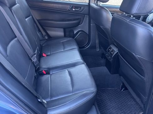 Used 2015 Subaru Outback 3.6R Limited image 6