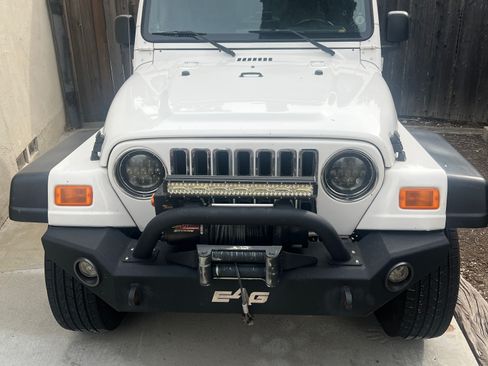 Used 2005 Jeep Wrangler SE image 2