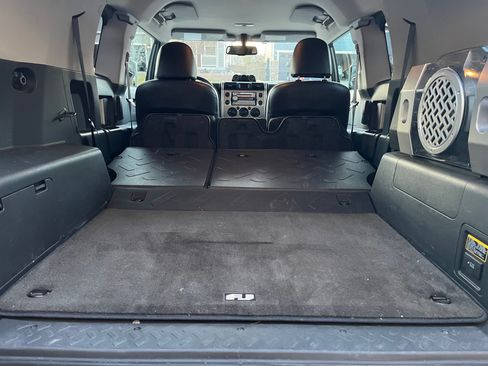 Used 2009 Toyota FJ Cruiser 4WD image 12