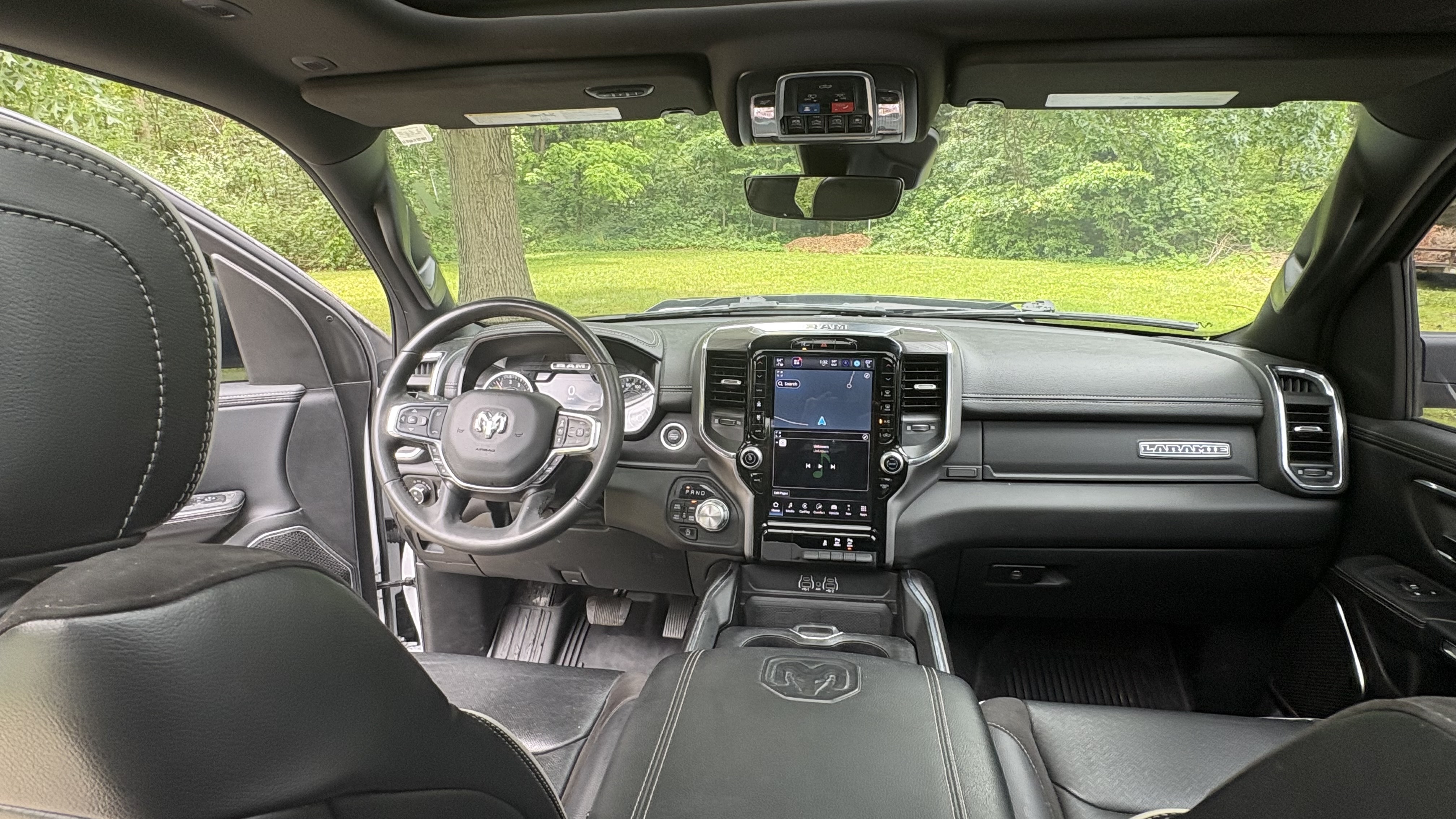 Used 2025 RAM 1500 Laramie w/ Sport Appearance Package AWD/4WD image 13