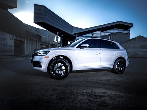 Used 2018 Audi Q5 Prestige w/ Prestige Package image 4