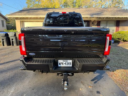 Used 2025 Ford F250 Platinum image 5