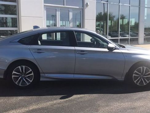 Used 2019 Honda Accord Touring image 11