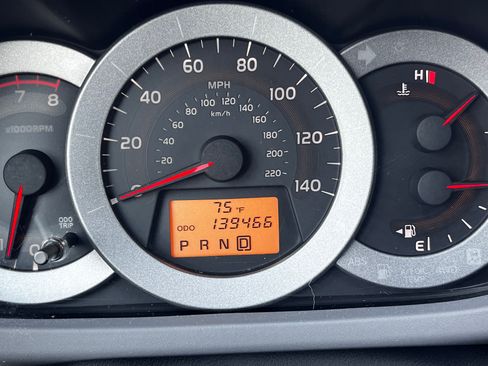 Used 2011 Toyota RAV4 4WD w/ Base L4 Extra Value Pkg image 9