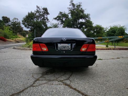 Used 1997 Mercedes-Benz E 320 Sedan image 8